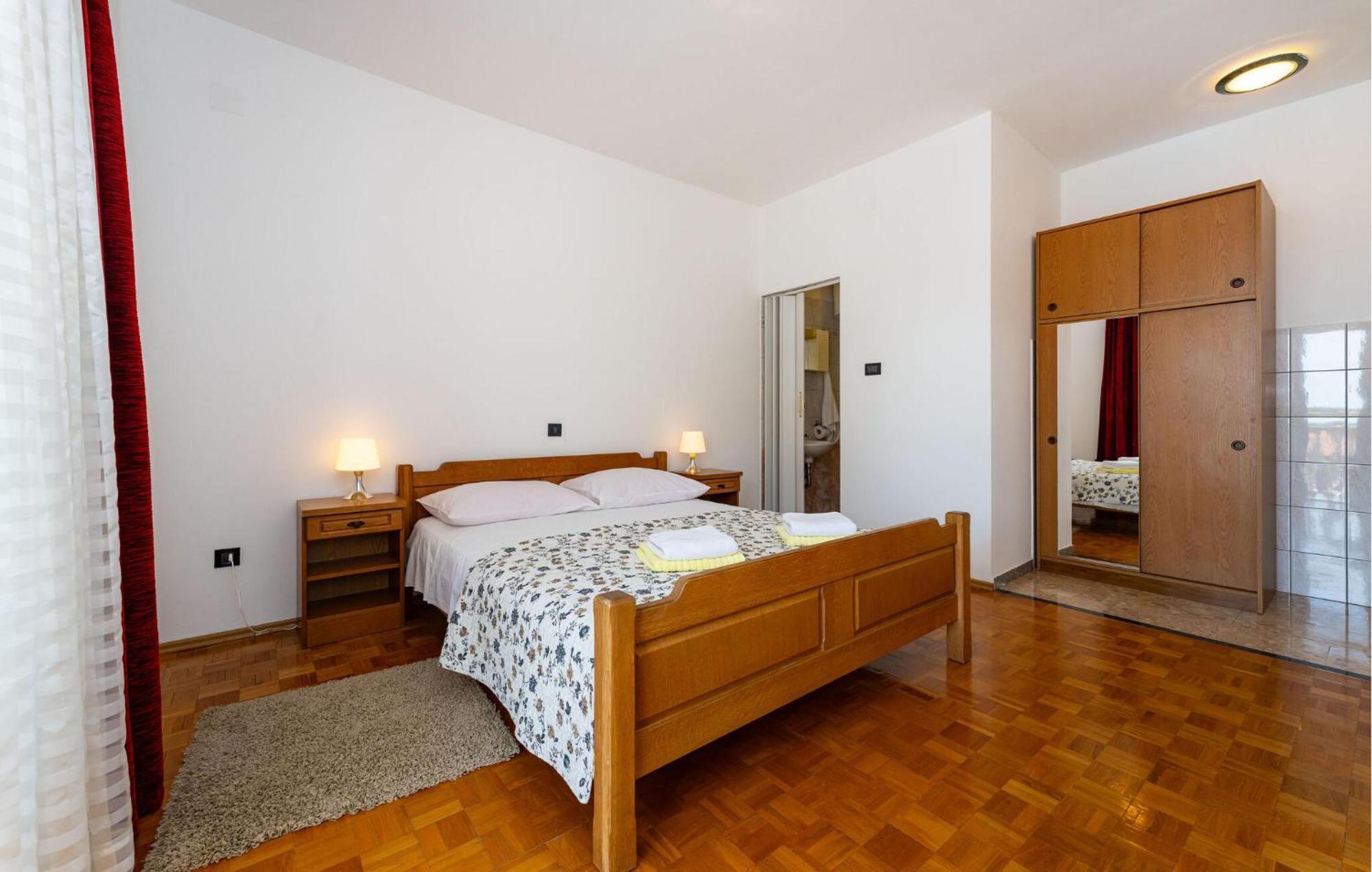 Beautiful Apartment In Galovac With Kitchen Exterior photo