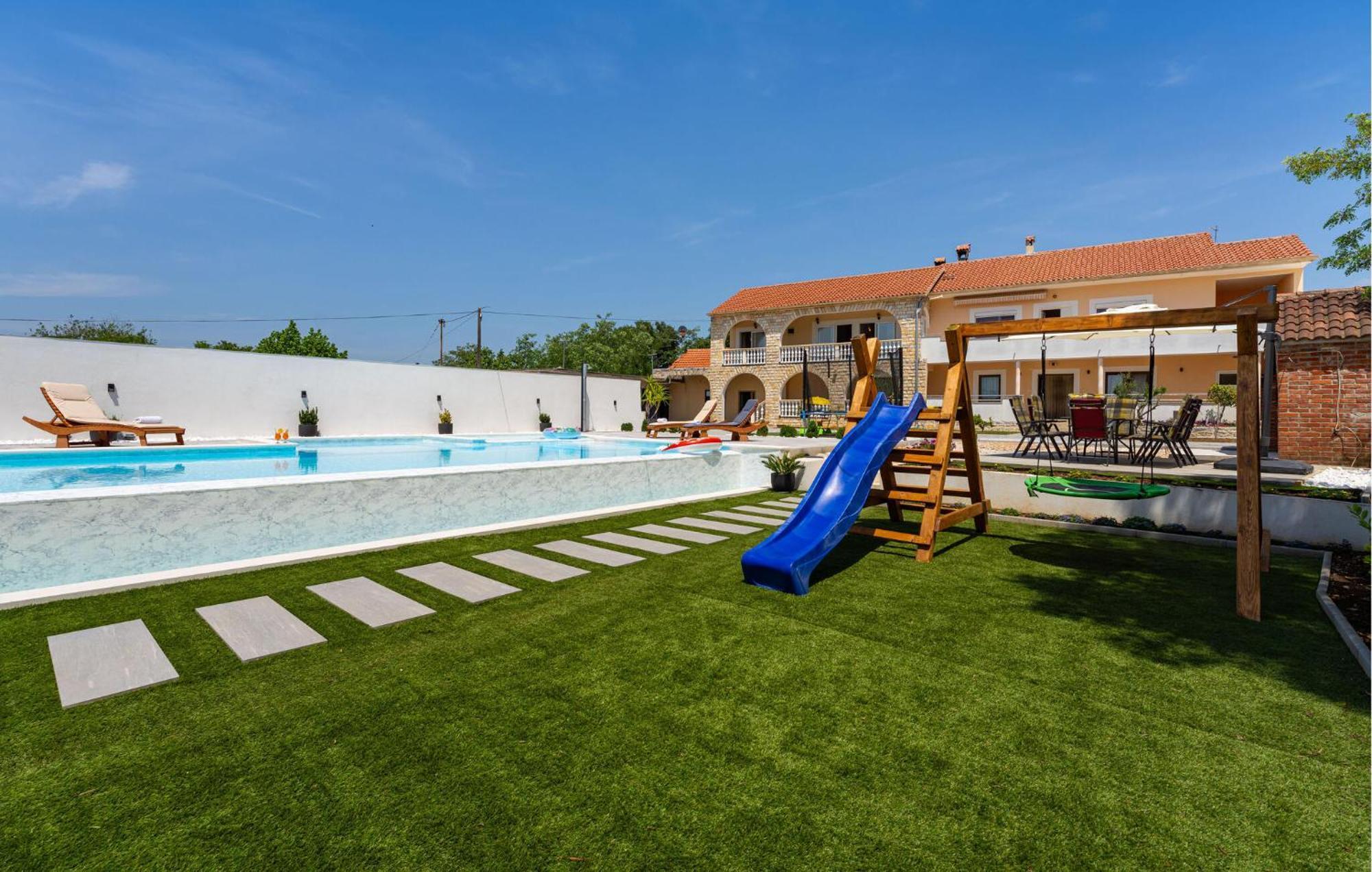 Beautiful Apartment In Galovac With Kitchen Exterior photo